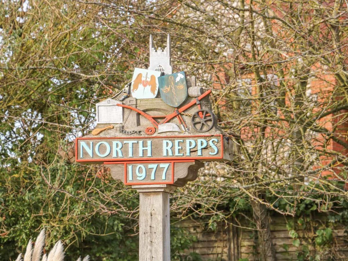 Robins Nest Villa โครเมอร์ ภายนอก รูปภาพ